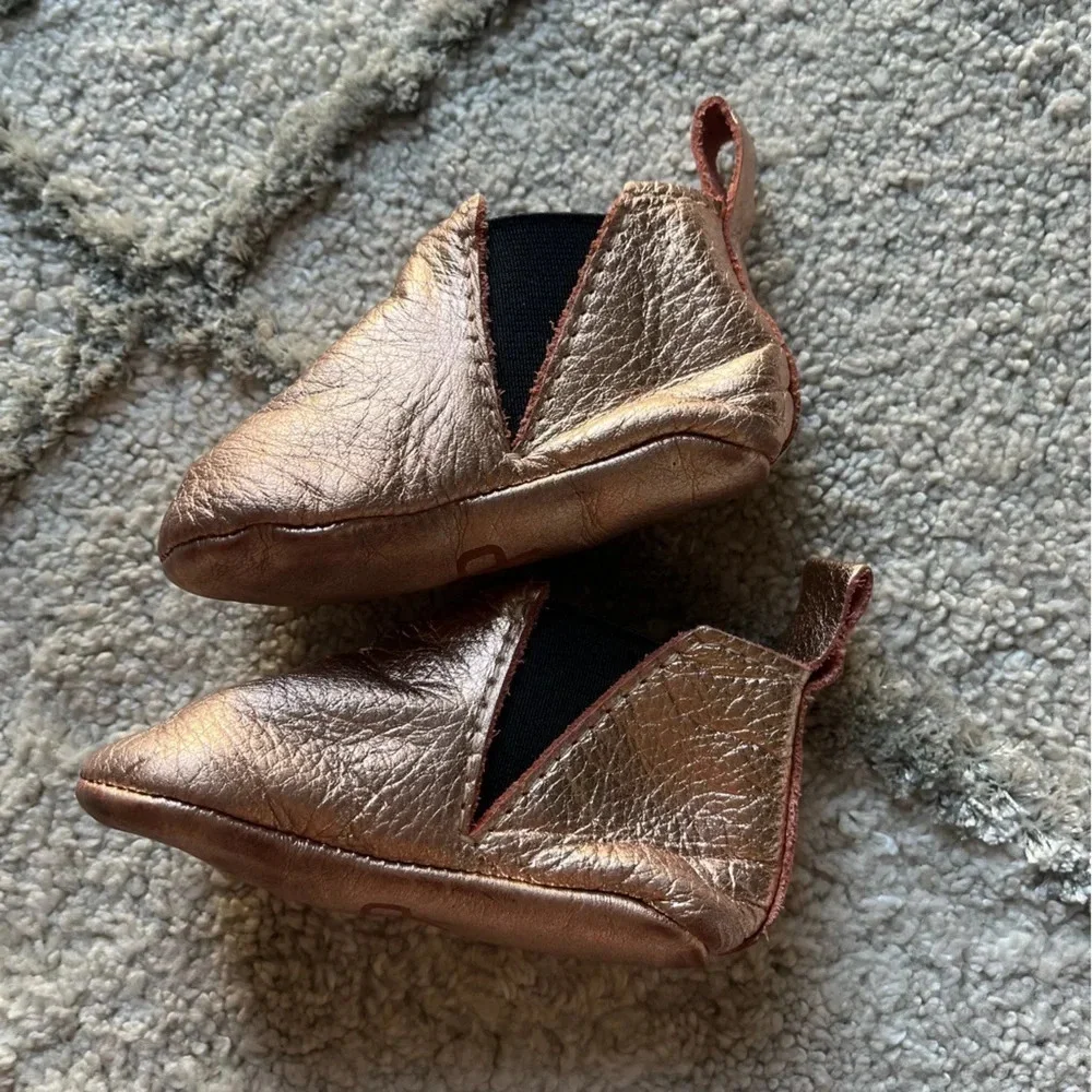 Freshly Picked shoes metallic pink leather moccasins 4 / 7